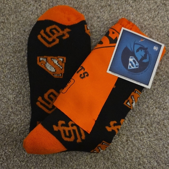 DC Comics Superman Black and Orange Casual Socks - Picture 1 of 2